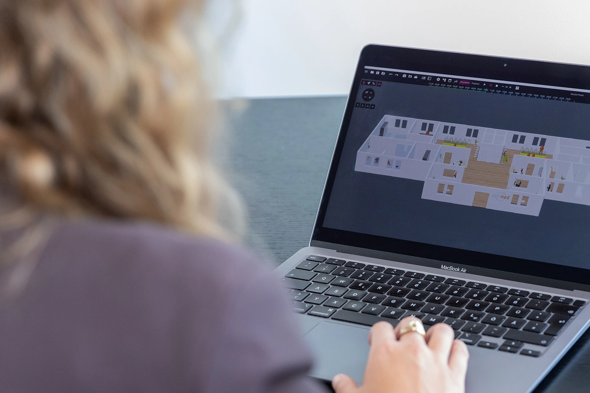 optimedFLOW erfasst Patientenflüsse und Prozesszeiten digital und schafft eine objektive Grundlage für Optimierungen.